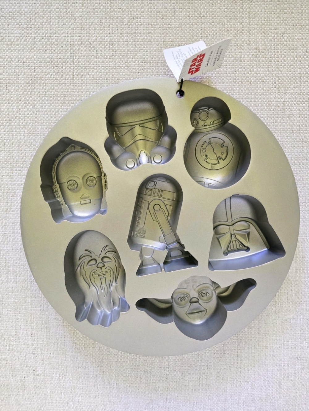 Williams Sonoma Star Wars™ Cakelet Pan, 12" Aluminum Non Stick - Picture 5 of 5